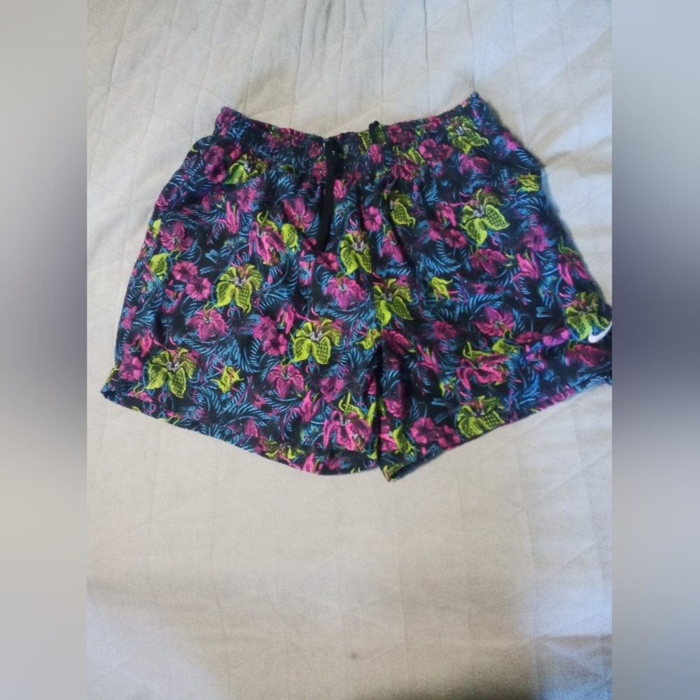 Nike men's swim trunks with vibrant colors and design size XXL